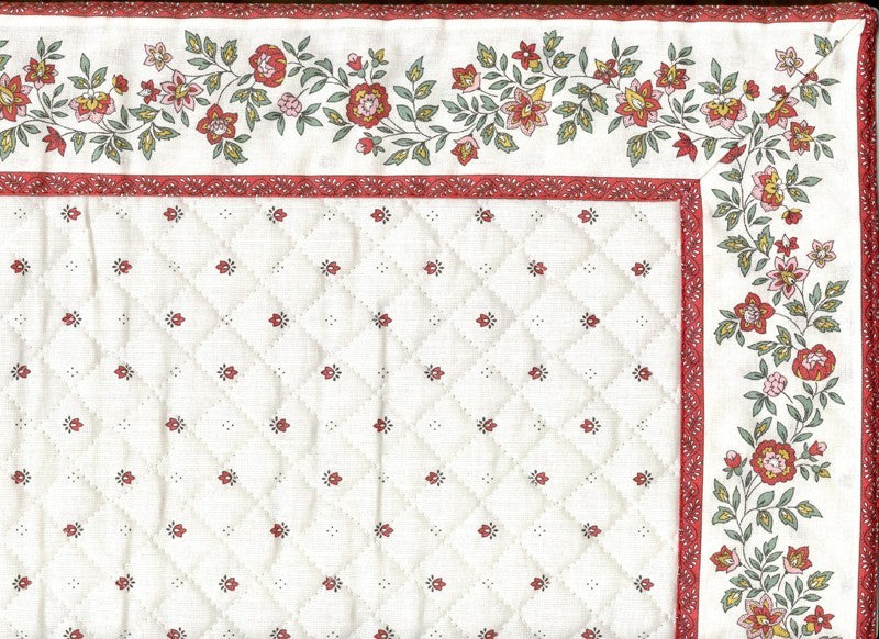 Set de table exclusif cadré blanc rouge fleur blanc