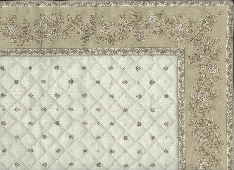 Set de table exclusif cadré ecru beige fleur beige