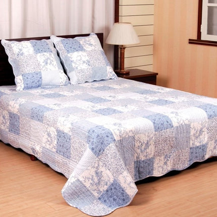 Couvre Lit en Boutis 2m30 /2m50  patchwork bleu ciel