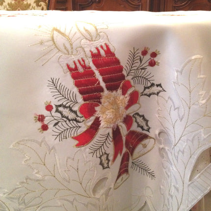Nappe de noel  bougie brodée blanc 2m60 x 1m50 anti tache infroissable