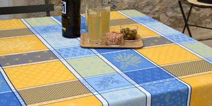 Nappe carrée coton tissée jacquard traitée téflon Valbonne jaune bleu 1m80 x 1m80