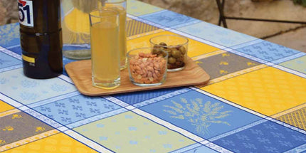 Nappe carrée coton tissée jacquard traitée téflon Valbonne jaune bleu 1m80 x 1m80