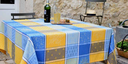 Nappe carrée coton tissée jacquard traitée téflon Valbonne jaune bleu 1m80 x 1m80
