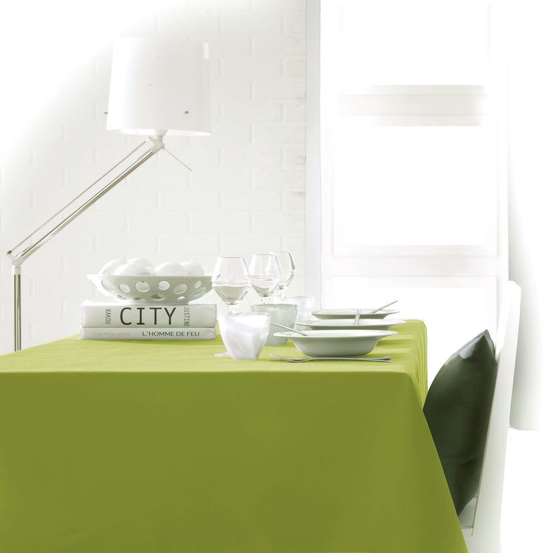 Nappe unie vert tilleul  2m40 x 1m45 anti tache sans repassage