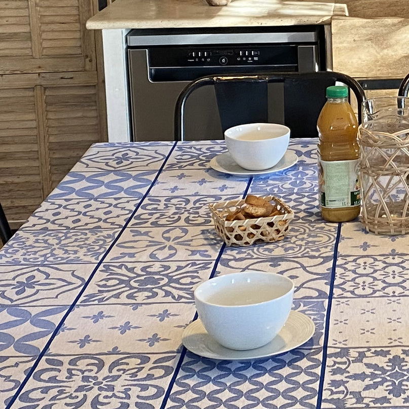 Nappe rectangle jacquard 3m x 1m80 carces bleu Téflon antitache