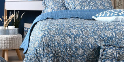 Couvre Lit Boutis Julianne bleu 1m80 x 2m40 avec une taie d'oreiller