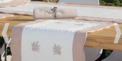 Chemin de table boutis brodé lavande coton lavender écru stuck 1m50 x 50 cm
