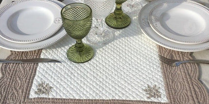Chemin de table boutis brodé lavande coton lavender écru stuck 1m50 x 50 cm