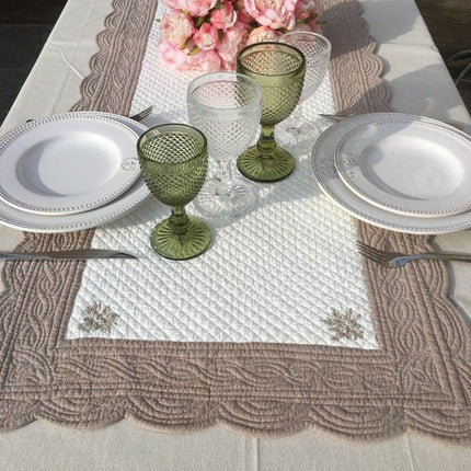 Chemin de table boutis brodé lavande coton lavender écru stuck 1m50 x 50 cm