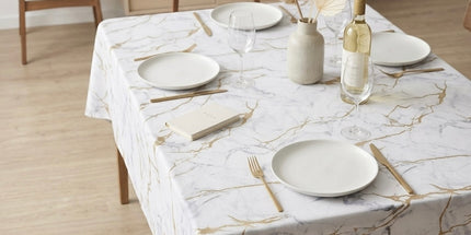 Nappe effet marbre blanc et doré 100 % polyester antitache infroissable 240 x 150 cm