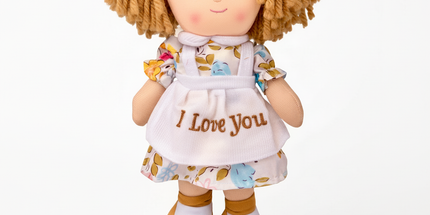 Poupée I Love You 38 cm zoomée fond blanc pur