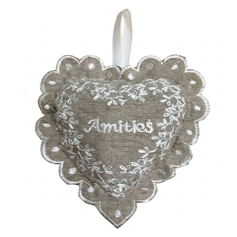 Sachet de lavande à suspendre en lin garni de lavande, brodé « Amitiés », cœur 12 × 12 cm